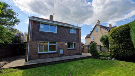 4 bed detached house to rent in Kingston Close, Taunton - Photo 2