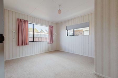 2 Bedroom on Warwick - Photo 3