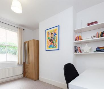4 bedroom terraced house to rent - Photo 6
