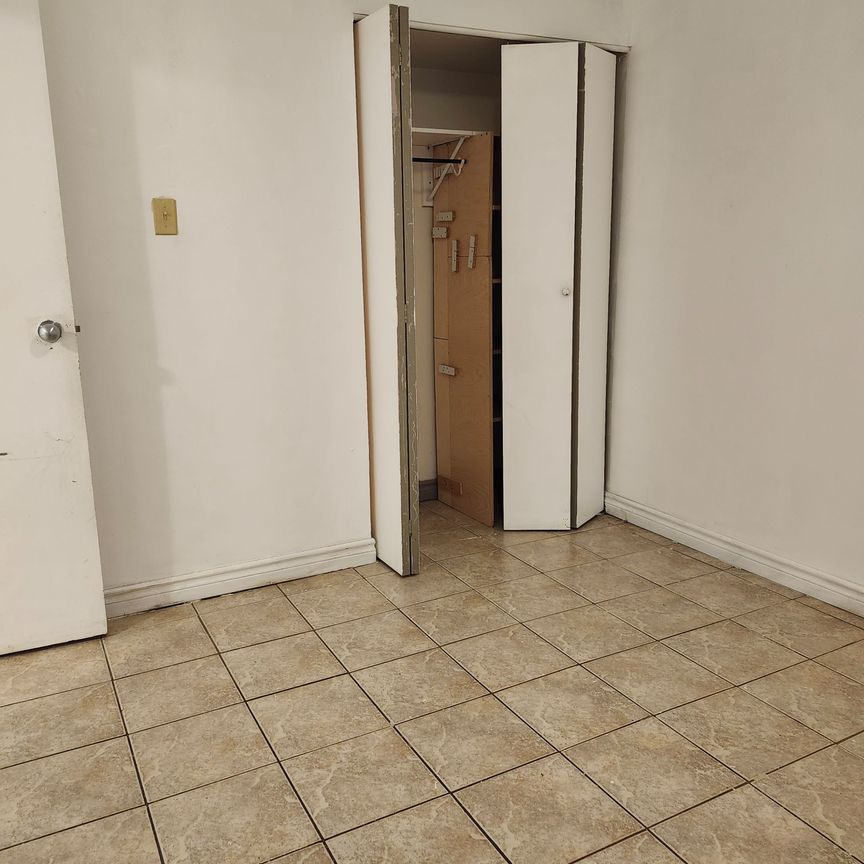 For Lease - 2977 Lawrence Avenue Unit# Lower 2L, Toronto, Ontario - Photo 1