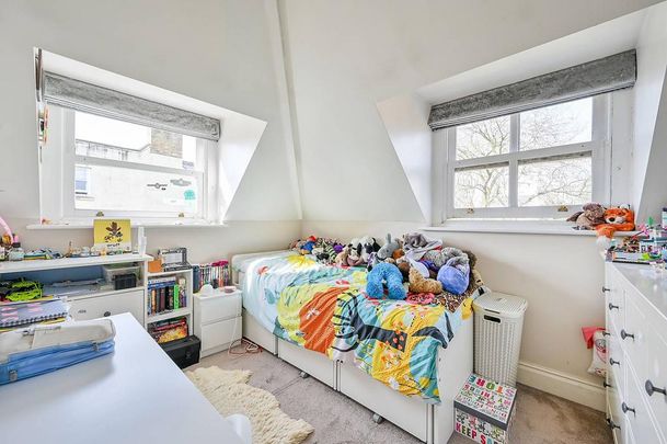 3 bedroom flat to rent - Photo 1