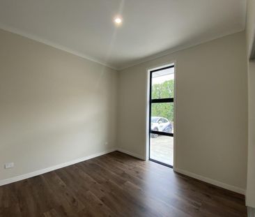 Stylish new two-bedroom - Photo 5