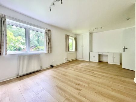 Theobalds Park Road, Enfield - Photo 4