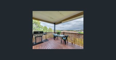 HOME WITH CHARMING CHARACTER - Photo 5