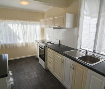 SPACIOUS 2 BEDROOM HOME - Photo 5