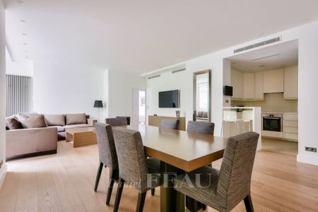 Location appartement, Paris 8ème (75008), 4 pièces, 88.01 m², ref 86686133 - Photo 3