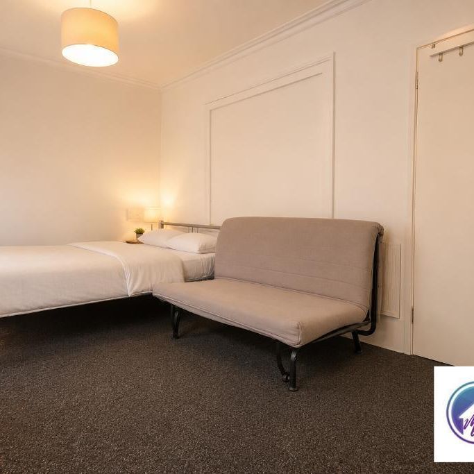 1 Bedroom Room in Flat Share To Rent - Photo 1