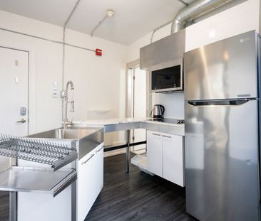 The New York | All-Inclusive Suites near the Byward Market - Photo 4