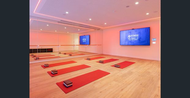 Great Location, Great Facilities, Beautiful Modern Interior! - Photo 1