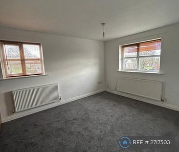 3 bedroom flat to rent - Photo 3