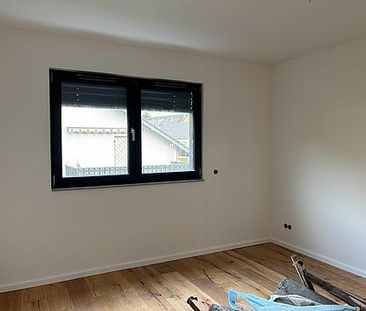 NEUBAU: Exklusive 3-Zimmer-Wohnung mit Balkon in Refrath - Photo 1