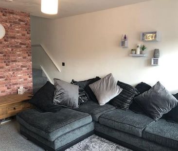 2 bedroom semi-detached house to rent - Photo 2