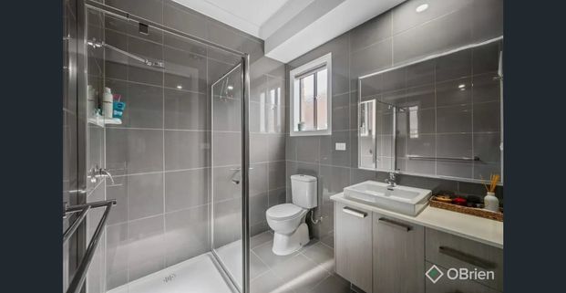 Modern Family Home with Spacious Layout! - Photo 1