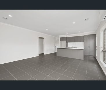 45 Cherokee Parade, Clyde, Vic 3978 - Photo 3