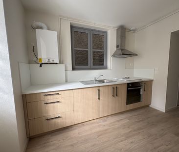 Location Appartement 3 pièces 69m² CHARLIEU 42190 - Photo 1