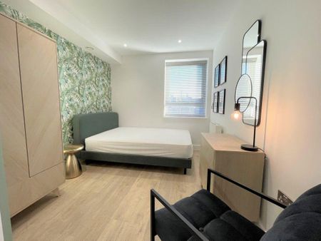 1 bedroom in a house share to rent - Photo 3