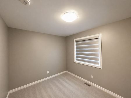 For Lease - 9 CAROLINE Street, Welland, Ontario - Photo 2
