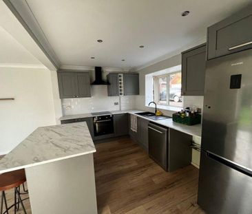 4 bedroom detached house to rent - Photo 5