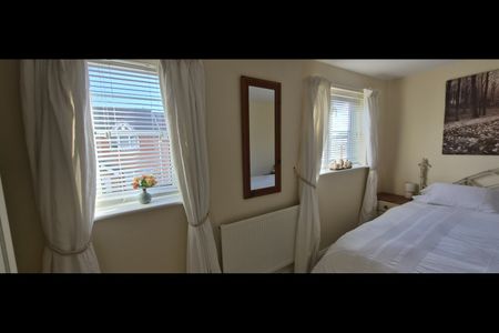 3 Bed Semi-Detached House, Foxham Drive, M7 - Photo 5