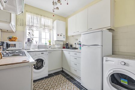 Birkenhead Avenue, Kingston Upon Thames, Surrey, KT2 - Photo 4