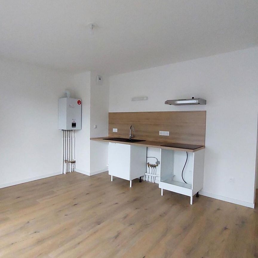 location Appartement T3 DE 59.11m² À DEVILLE LES ROUEN - Photo 1