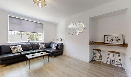 Stunning 5-Bedroom, 5-Bathroom Property with Off-Road Parking Near Hallam University - Photo 2