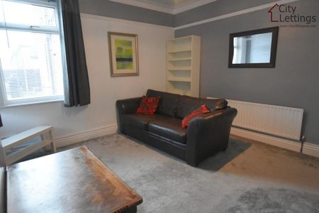 4 bedroom end of terrace house to rent - Photo 3