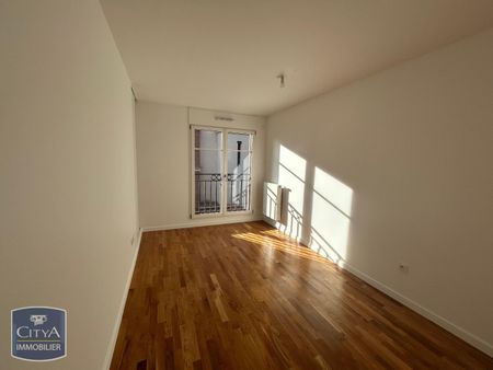 Location Appartement 4 pièces 81m² PUTEAUX 92800 - Photo 2