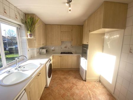 2 bedroom flat to rent - Photo 2