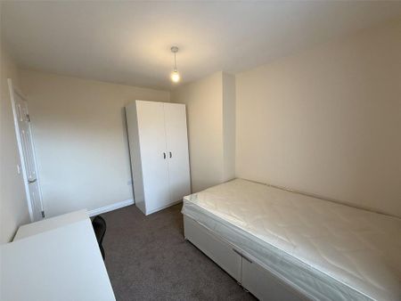 3 bedroom terraced house to rent - Photo 5