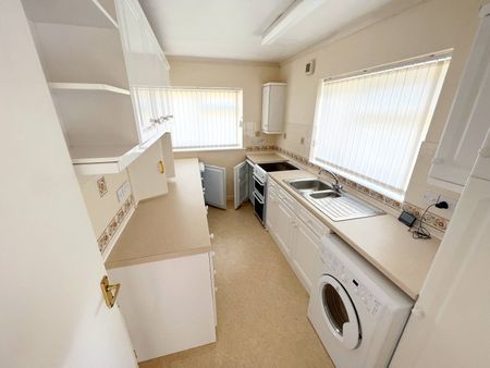 2 bedroom bungalow to rent Holme Close, Oakington, Cambridge, CB24 - Photo 4