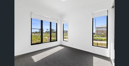 STUNNING FAMILY HOME - Photo 3