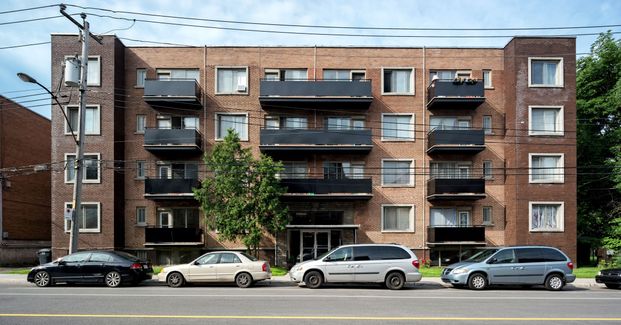 4390 Grand Boulevard - Photo 1
