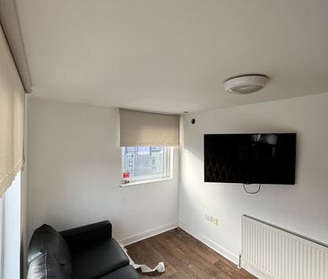 Room in a Shared Flat, Liverpool, L3 - Photo 1