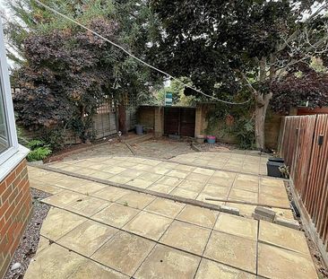 Semi-detached house to rent on - Photo 5