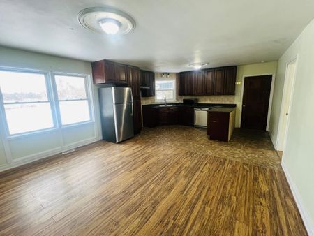 For Lease - 1086 LAKESHORE Road, Norfolk, Ontario - Photo 3