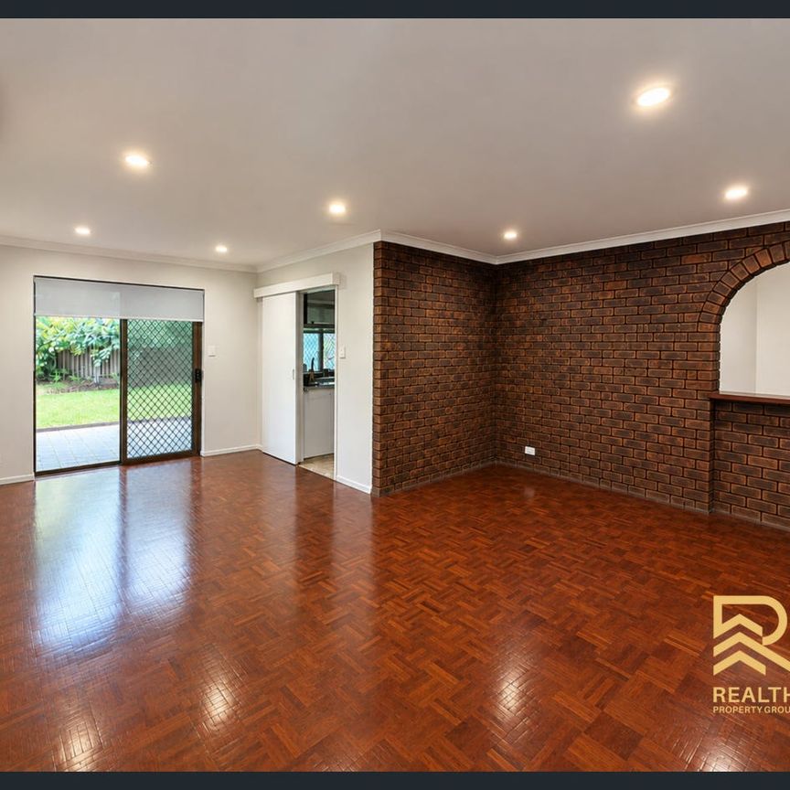 Spacious Family Home in a Convenient Thornlie Location - Photo 1