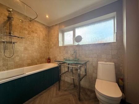 3 bedroom semi-detached house to rent - Photo 3