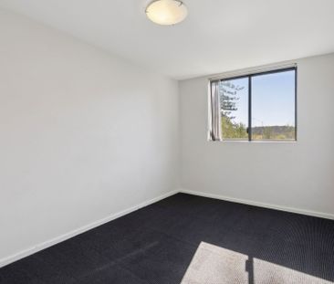 Stylish South Perth Apartment in Resort Style Complex!! - Photo 2