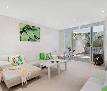 Stylish Courtyard Apartment - Photo 1