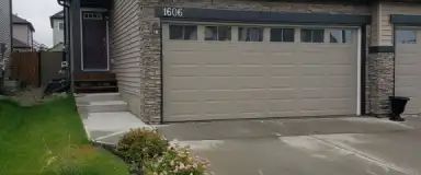 3 Beds 2.5 Bath House | 1606 52 Street Southwest, Edmonton - Photo 1