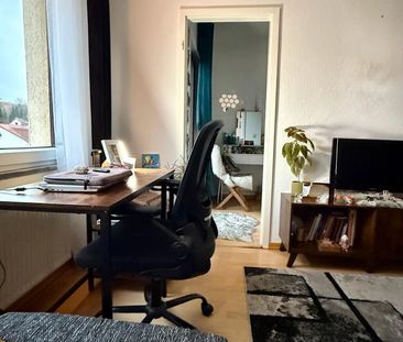 Cozy well furnished apartment! LADIES ONLY! - Photo 2