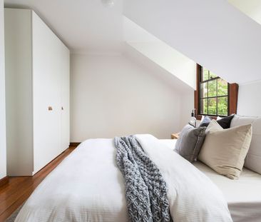 Fresh updates, natural light throughout - Photo 6