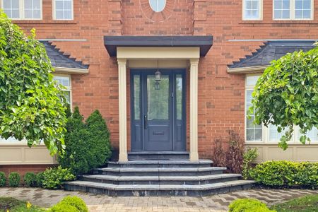 For Lease - 16 Hove Street, Toronto, Ontario - Photo 2