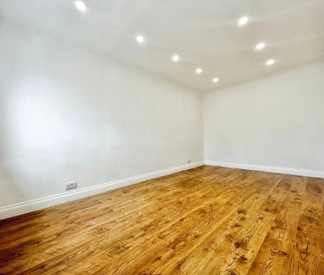 3 bed flat to rent in Springfield Road, Windsor, SL4 - Photo 1