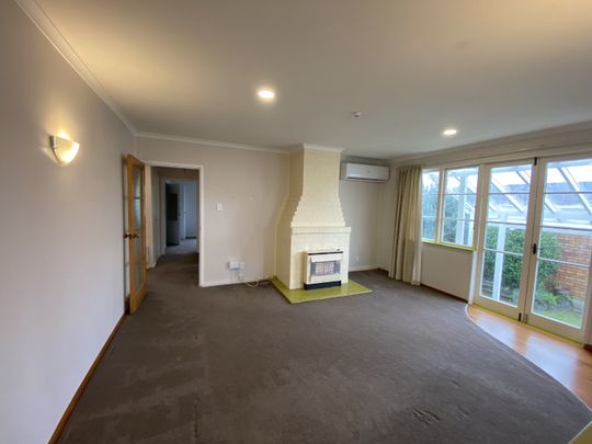 Property Management17 Otakau Road, Milford - House for Rent - Photo 1