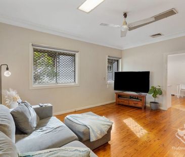 *Affordable Neat & Tidy House in Windsor* - Photo 1