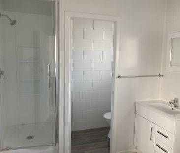 This unit has undergone renovations recently, including a new kitch... - Photo 3