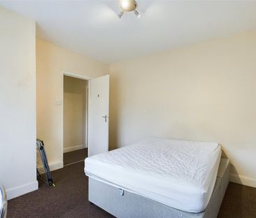 4 bedroom terraced house to rent - Photo 5