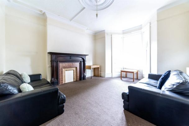 6 bed semi-detached house to rent in Osborne Road, Jesmond, NE2 - Photo 1